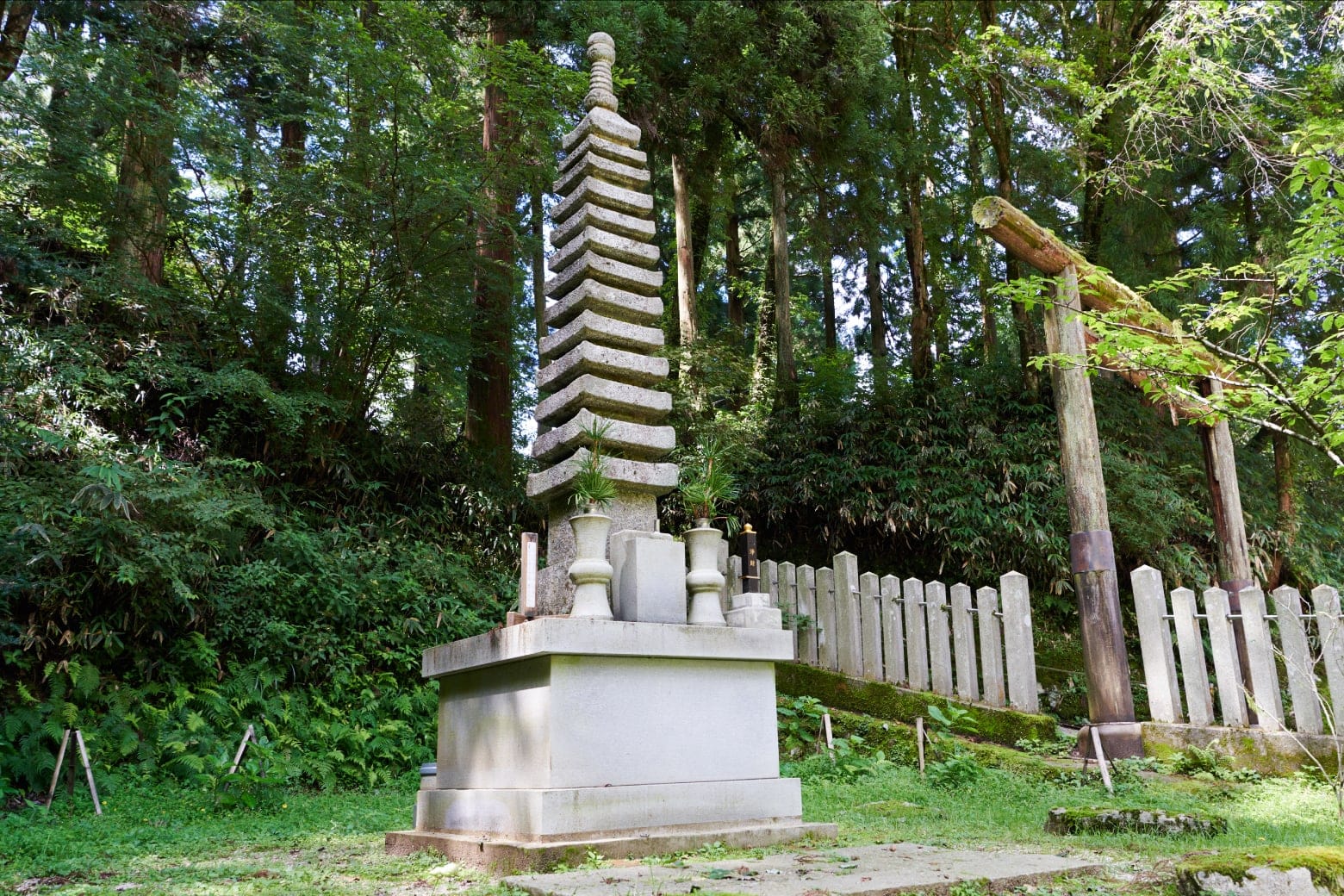 金剛山 転法輪寺の十三重の塔